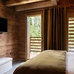 木屋 Forest Lodge, A Luxury With Sauna And Jacuzzi