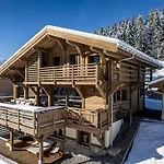 Forest Lodge, A Luxury With Sauna And Jacuzzi 木屋