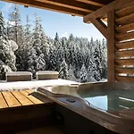 木屋 Forest Lodge, A Luxury With Sauna And Jacuzzi