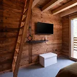 Forest Lodge, A Luxury With Sauna And Jacuzzi *