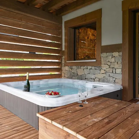 Chalé Forest Lodge, A Luxury With Sauna And Jacuzzi